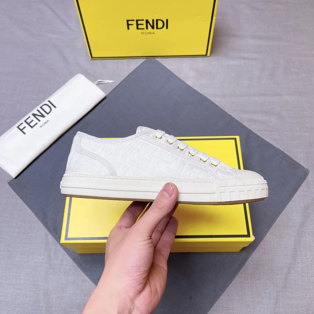 P380 men's shoes 💰Fendǐ Domino sneakers with jacquard FF pattern, embossed FF pattern on the toe, canvas upper, TPU customized outsole Size: 38-45 (customized for 45) No. 018